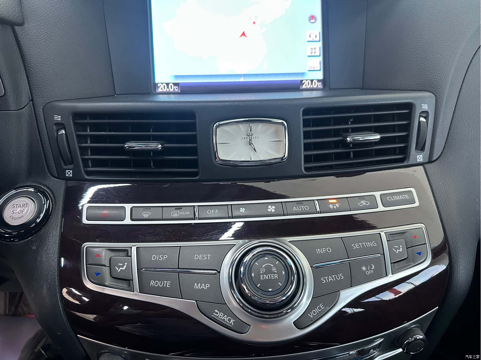 Infiniti Q70, 2015 11