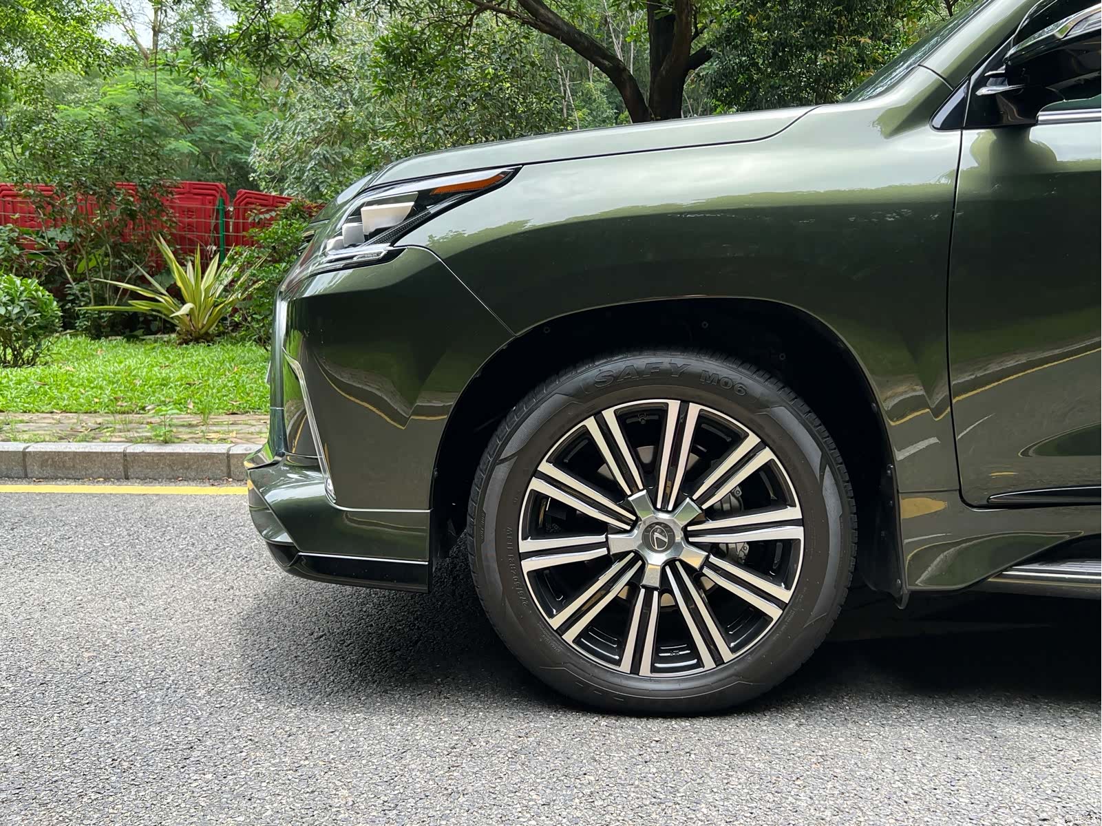 Lexus LX, 2022 16