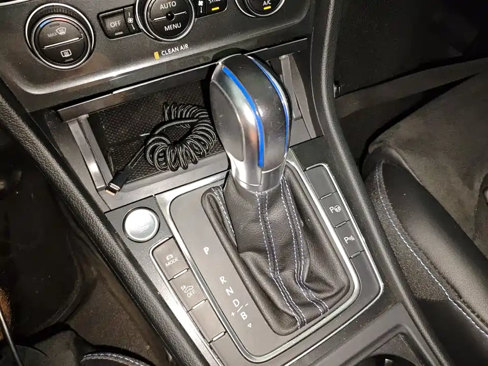 Volkswagen Golf*pure electricity