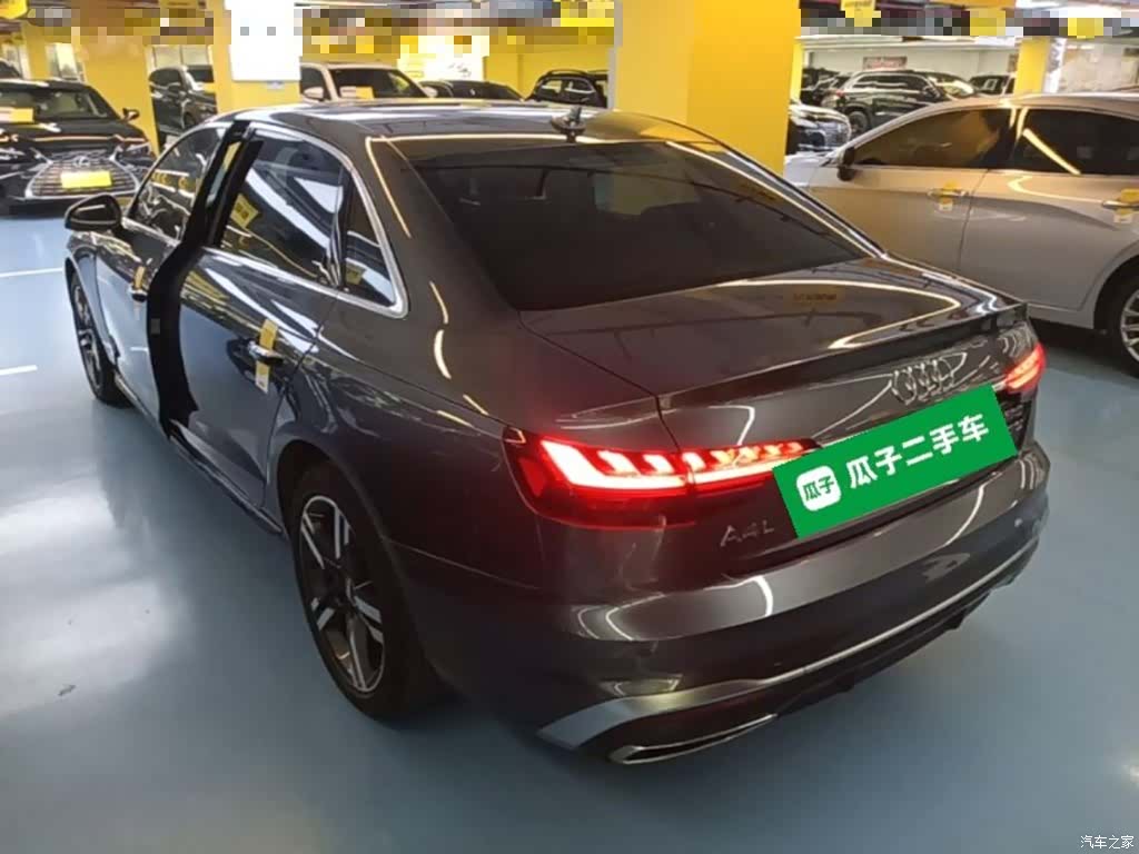 Audi A4L, 2022 все фото