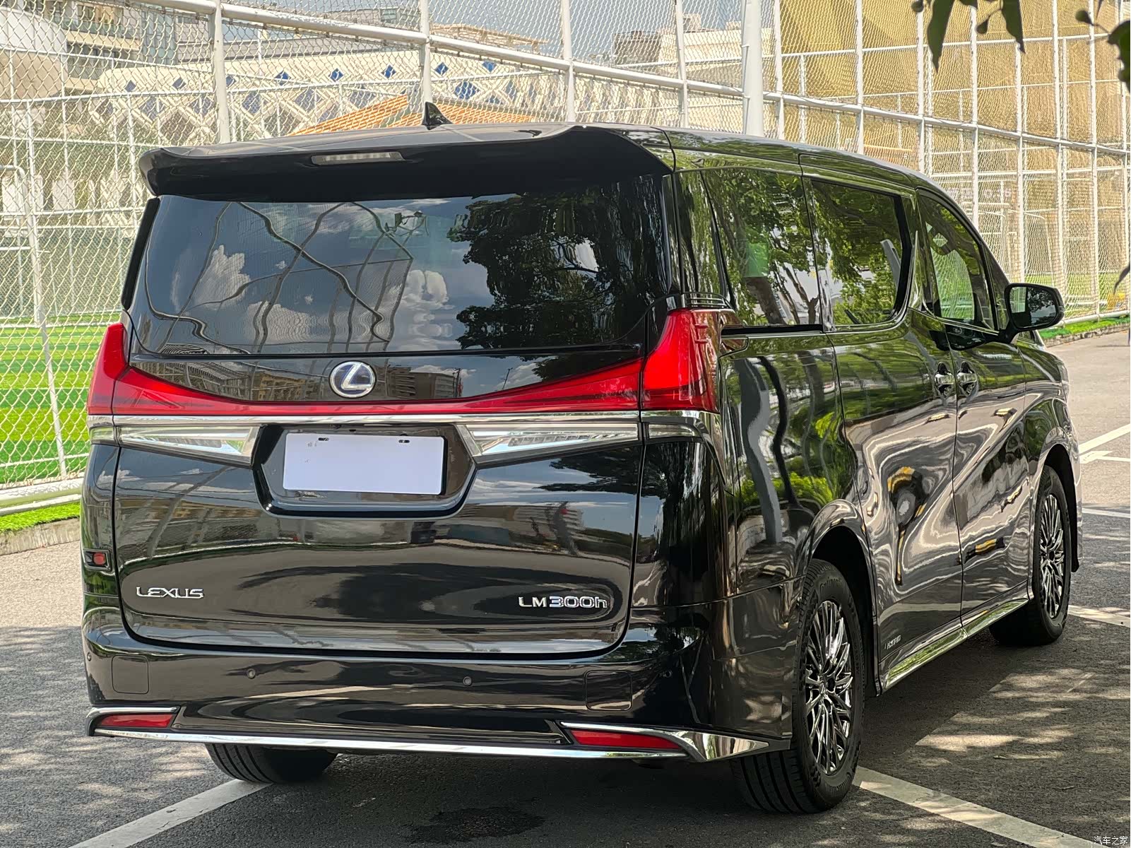 Lexus LM, 2020 6