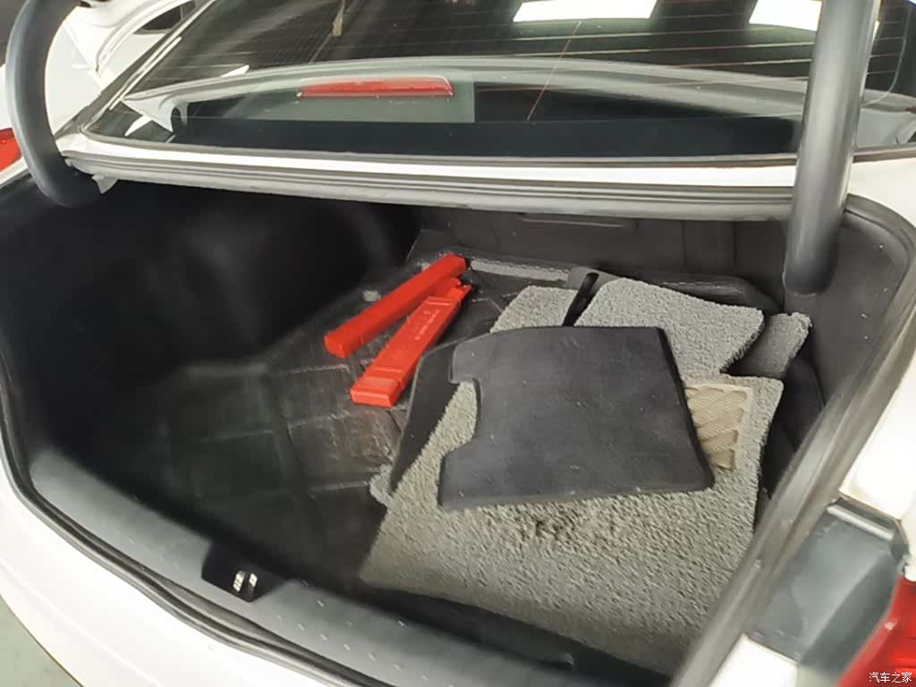 Kia K5, 2015 10
