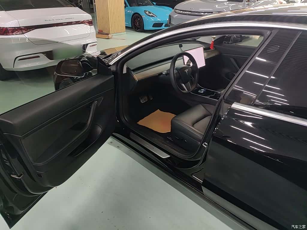 Tesla Model 3, 2021 11