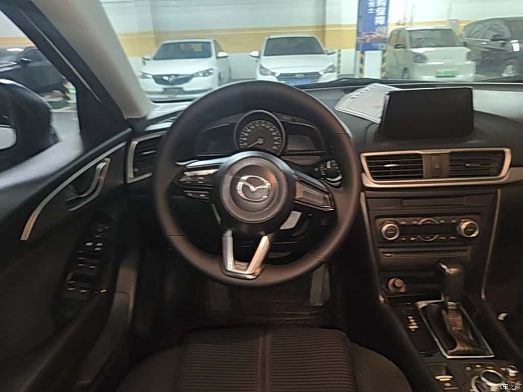 Mazda Mazda3, 2018 11