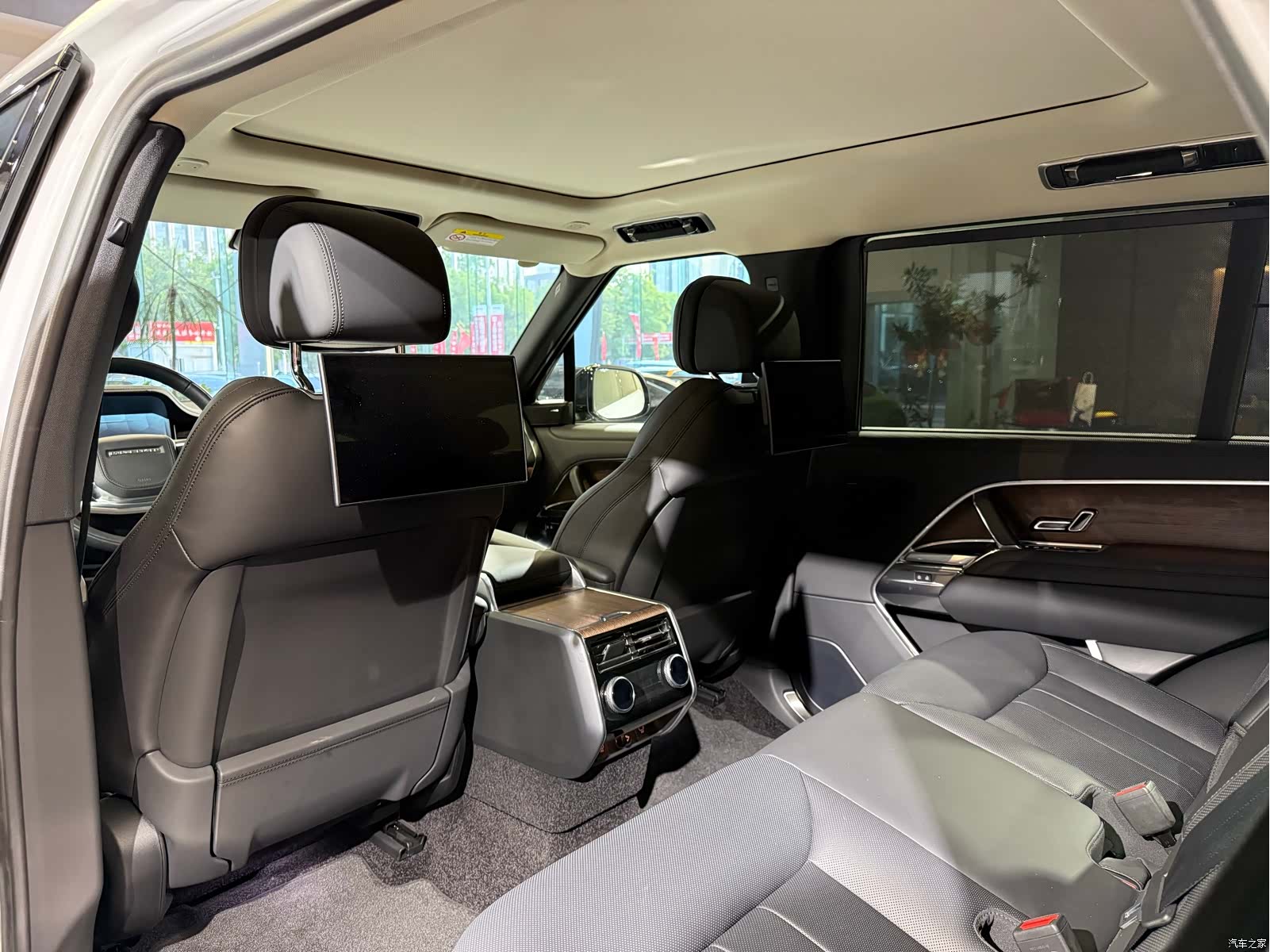 Land Rover Range Rover, 2026 12