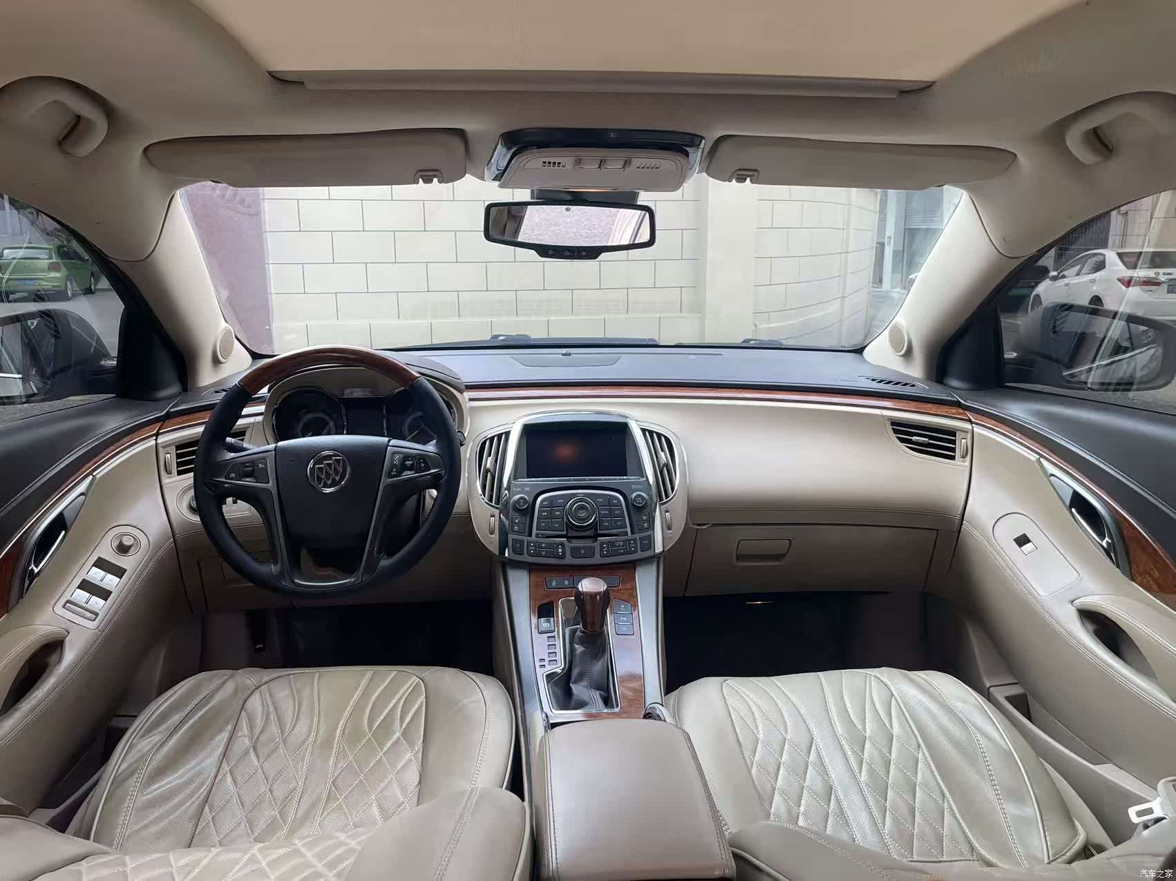 Buick LaCrosse, 2011 10