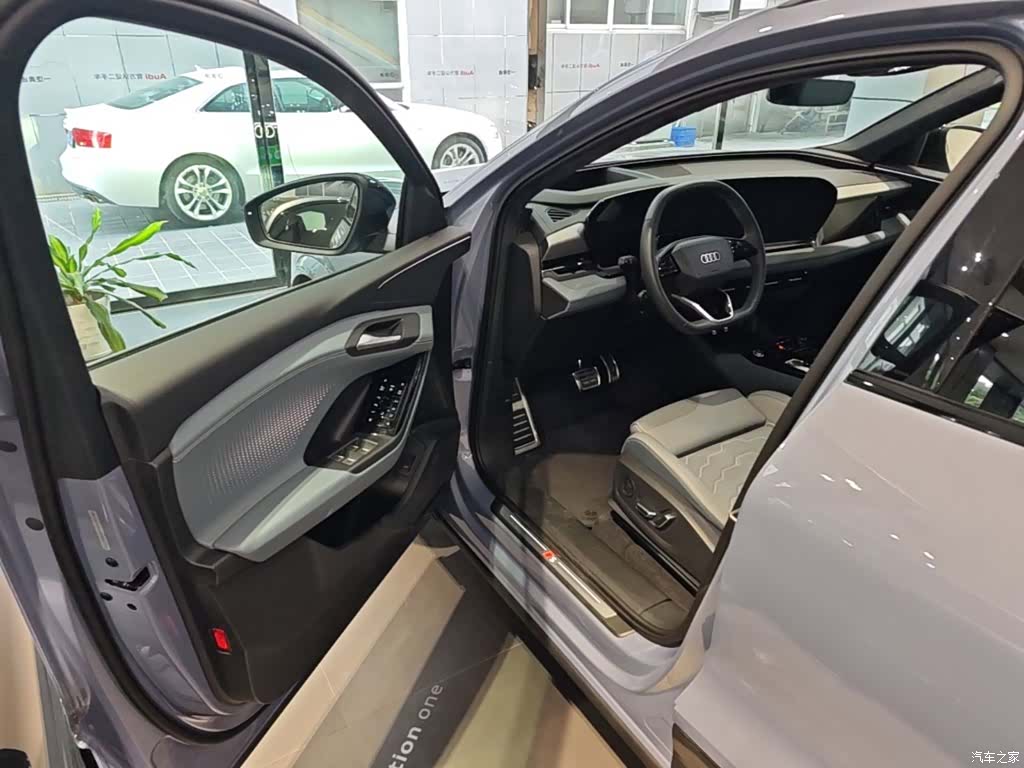 Audi e-tron, 2025 16