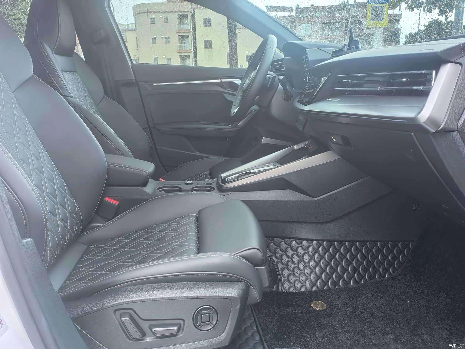 Audi Flying Spur, 2026 13