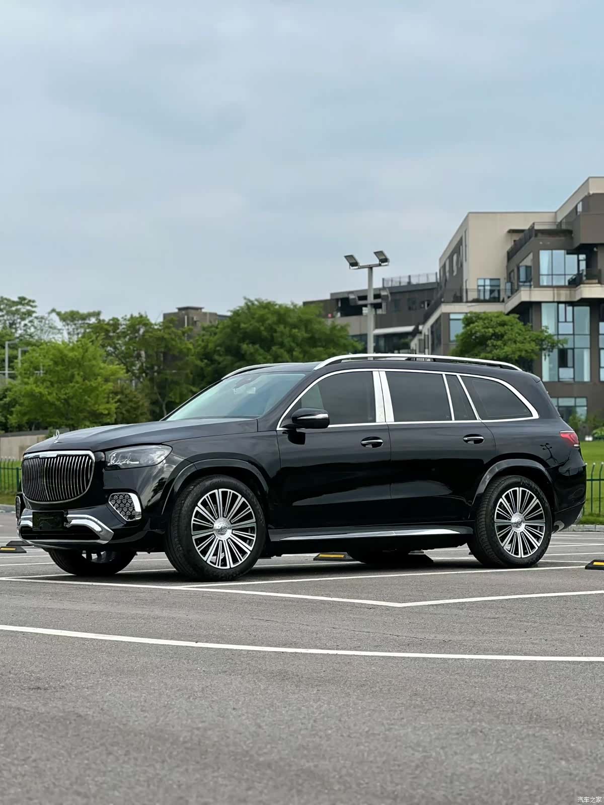 Mercedes-Benz GLS, 2023 1