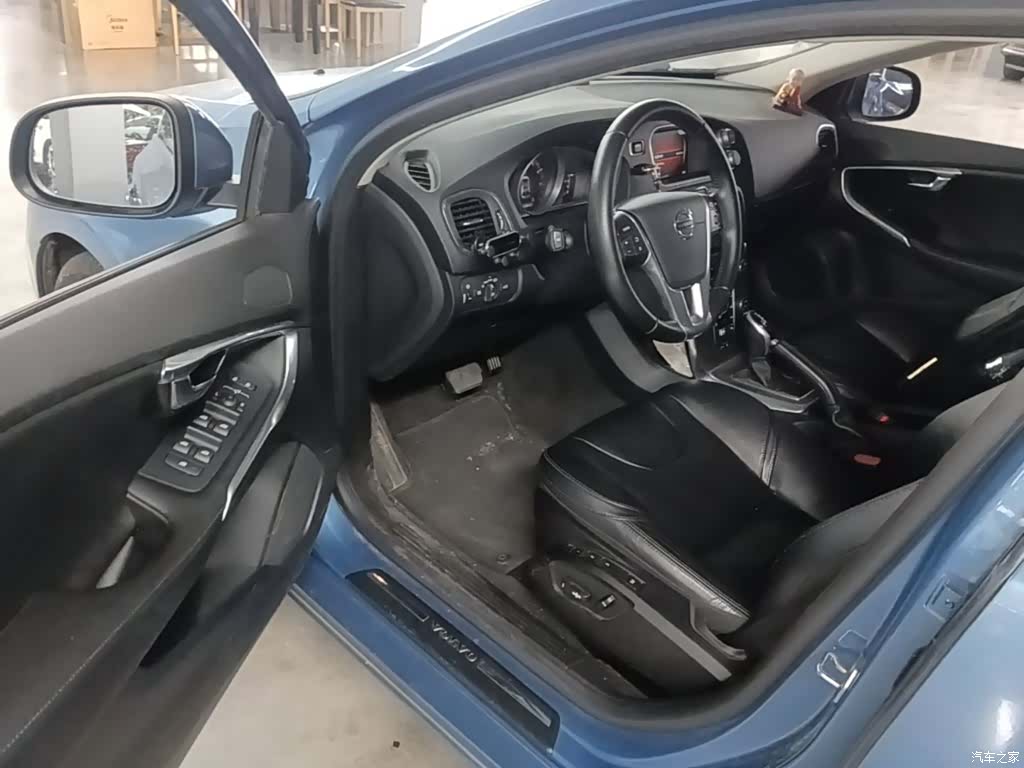 Volvo V40, 2016 16