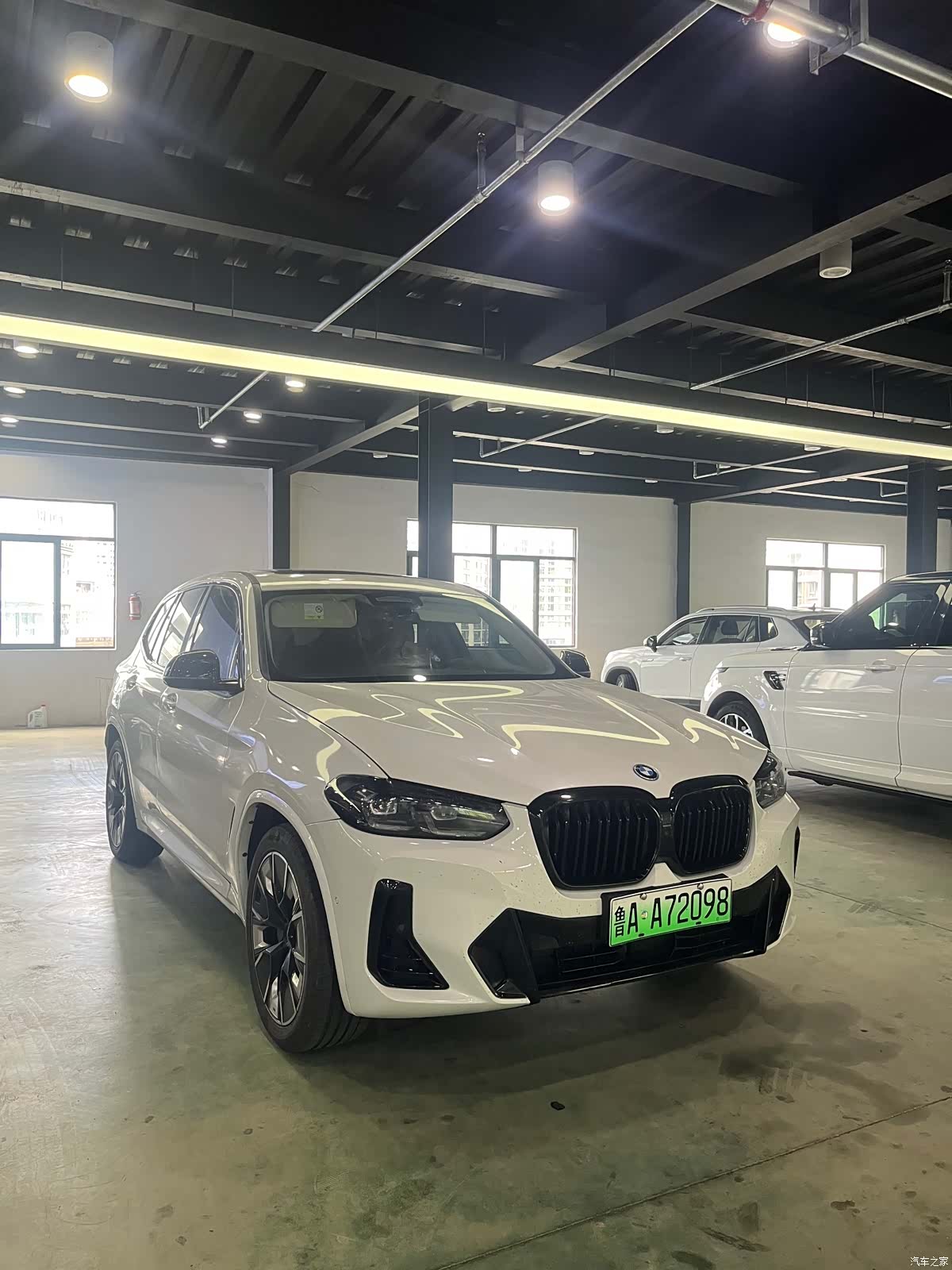 BMW iX3, 2025 3