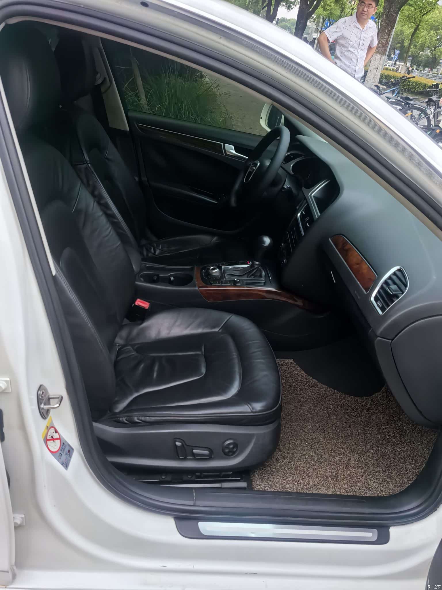 Audi A4L, 2011 16