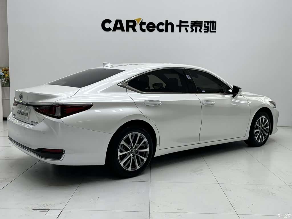 Lexus ES, 2024 13