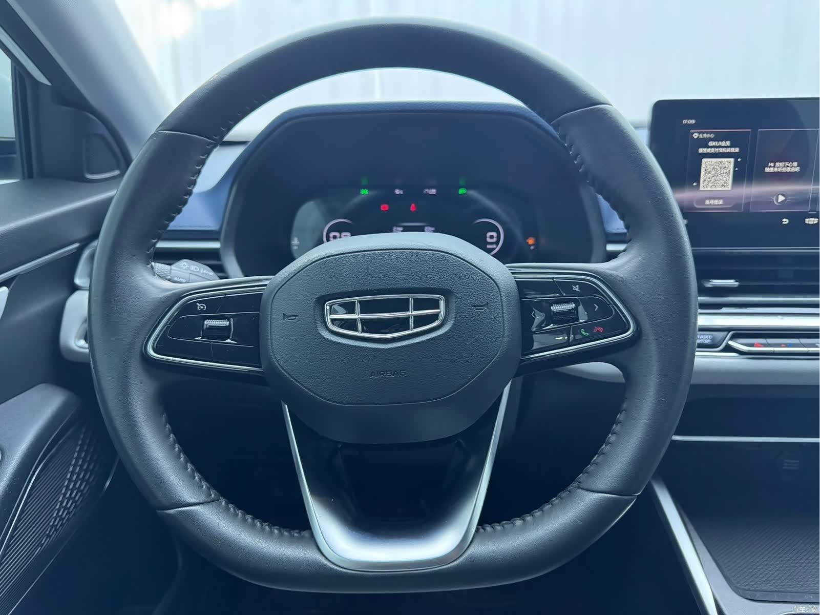 Geely Emgrand, 2022 14