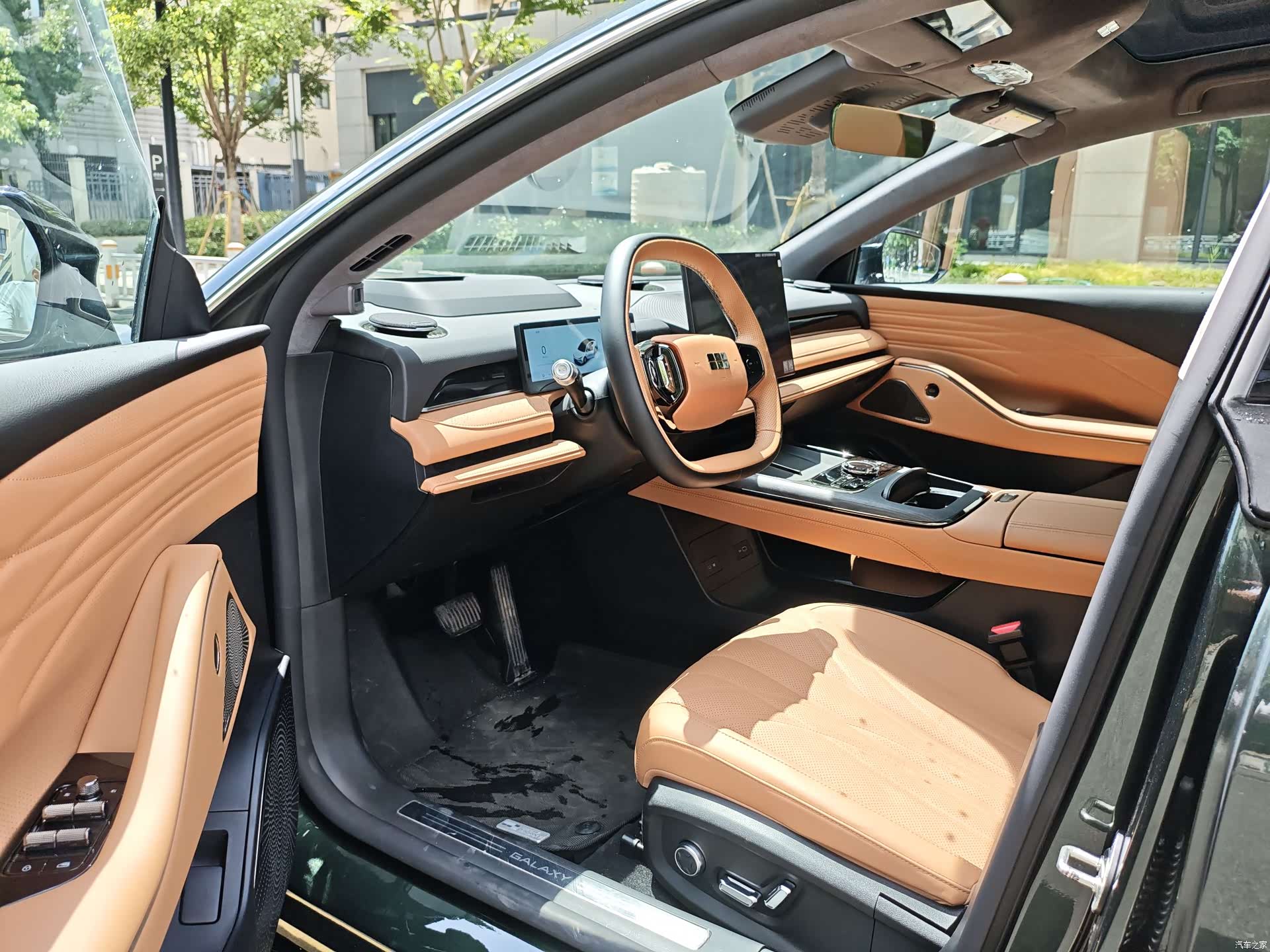Geely 8, 2025 8
