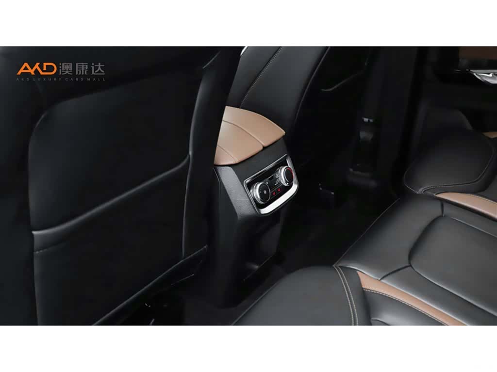 Ford Explorer, 2024 10