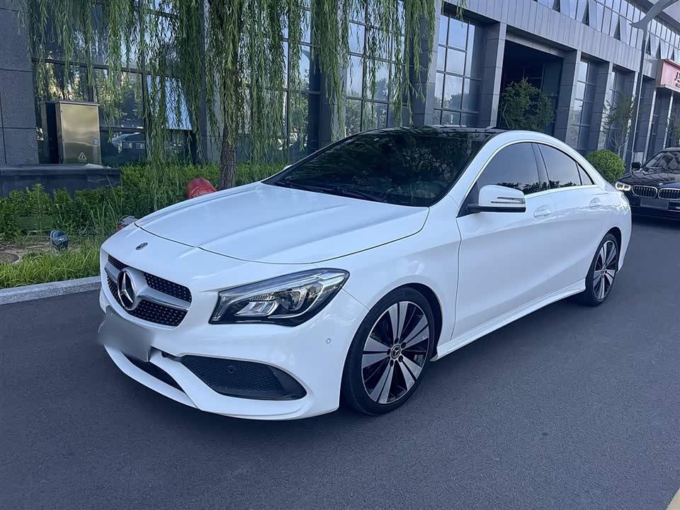 Mercedes-Benz CLA