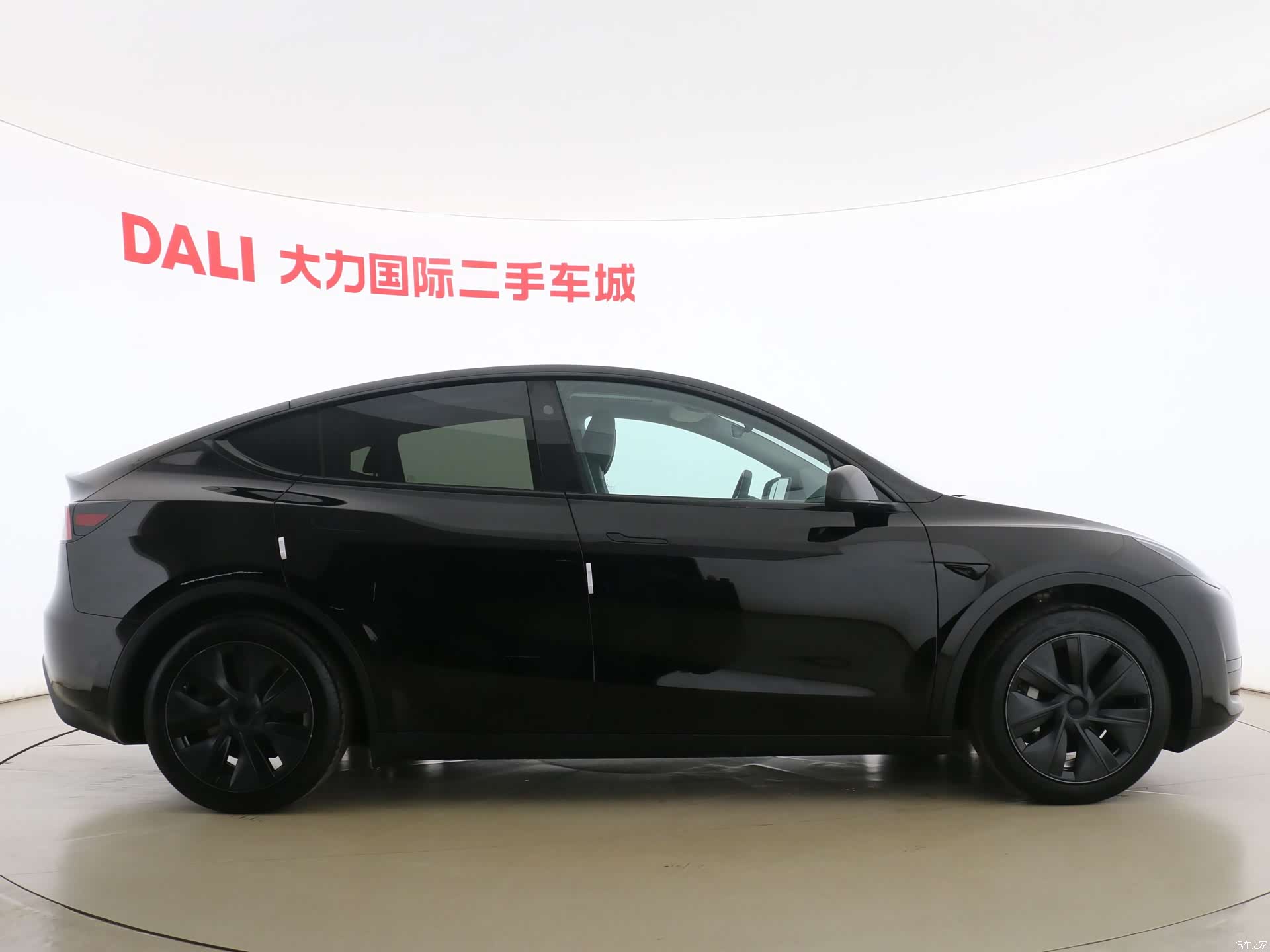 Tesla Model Y, 2024 14