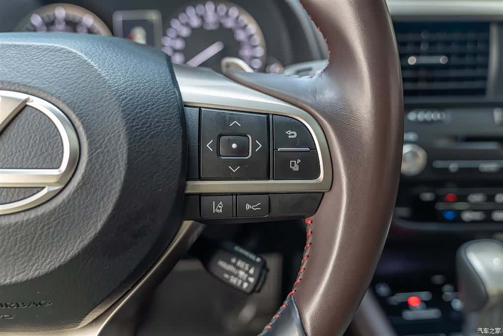 Lexus RX, 2022 10