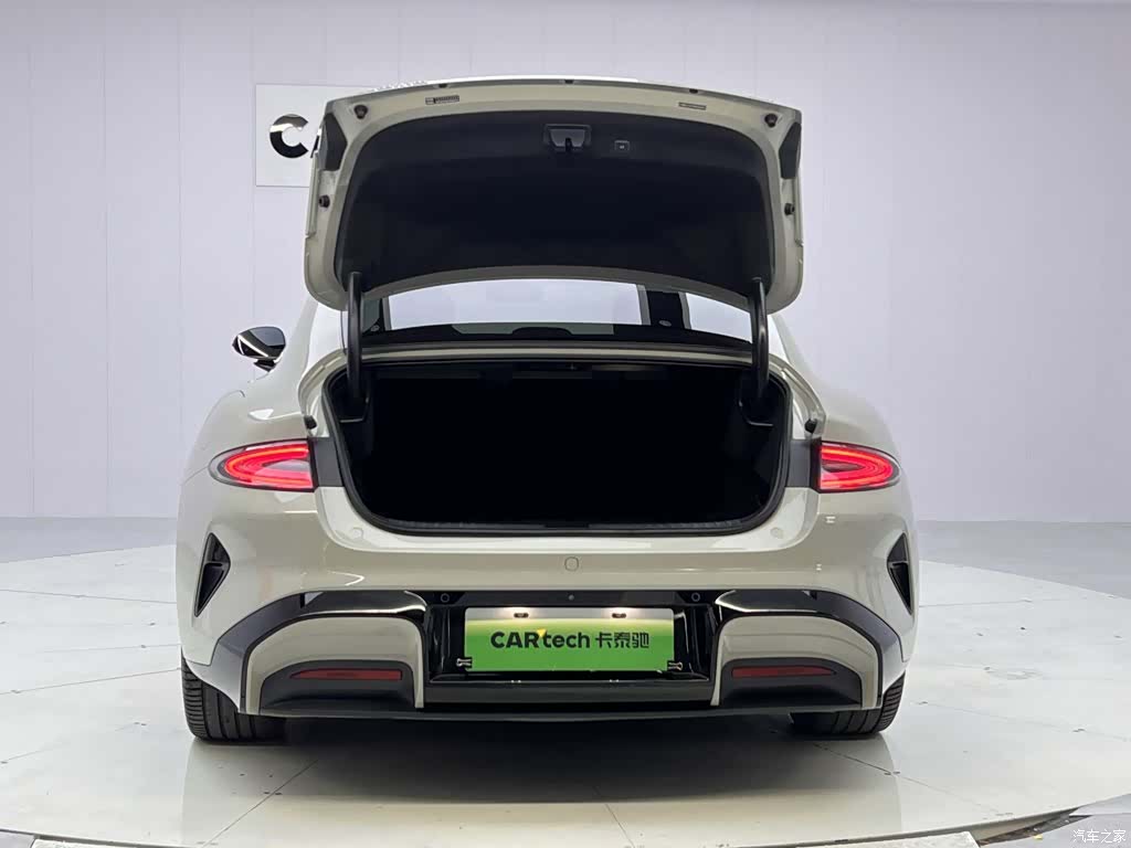 Xiaomi SU7, 2024 6