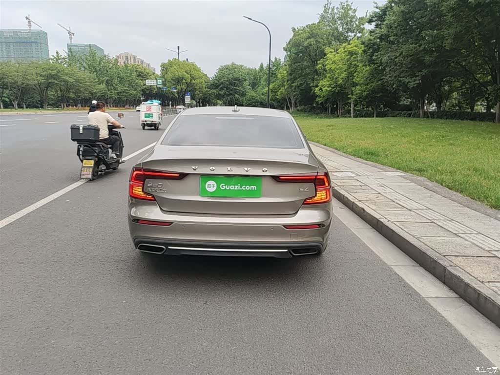 Volvo S60, 2022 6