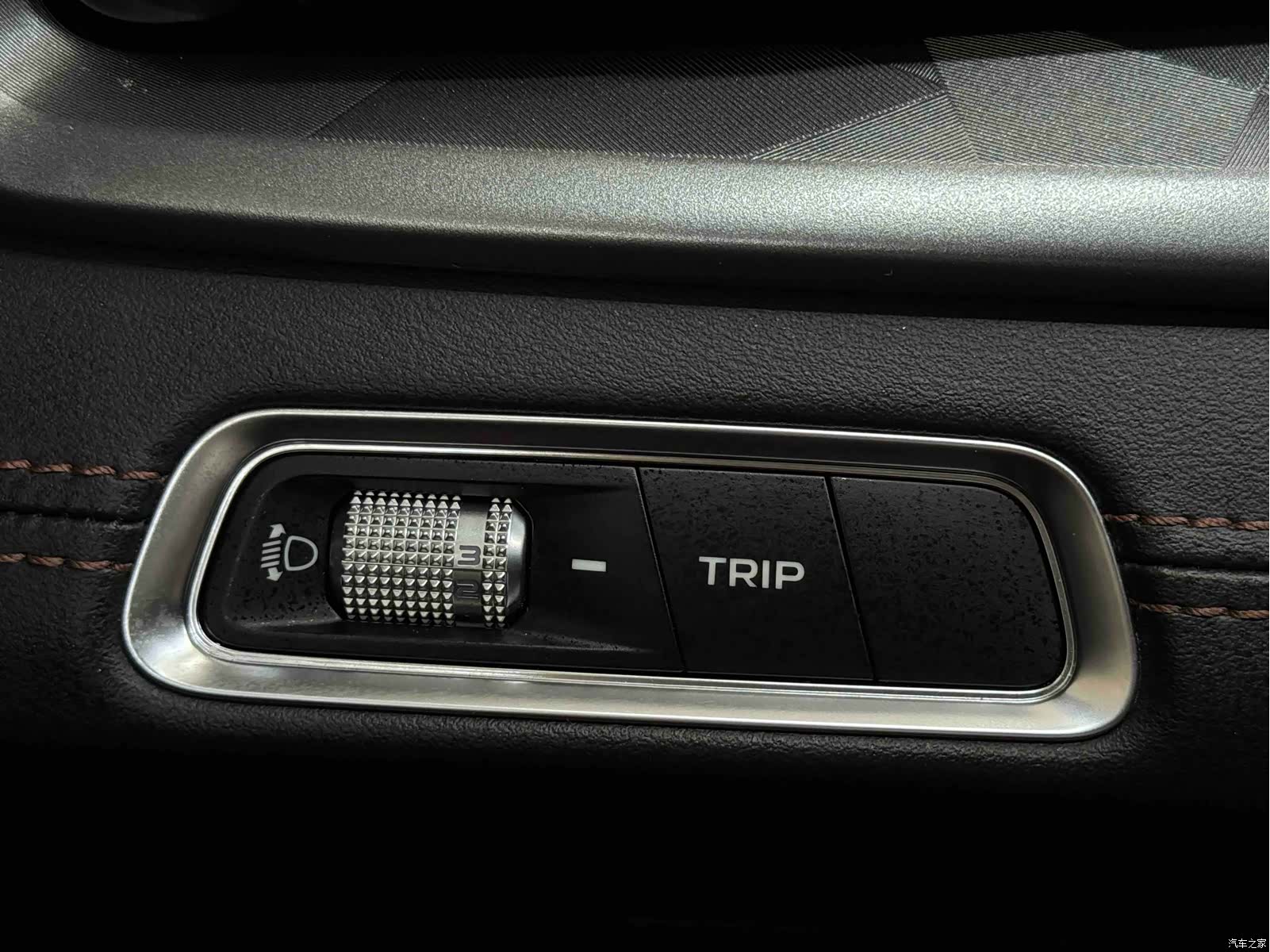 Geely X6, 2022 12
