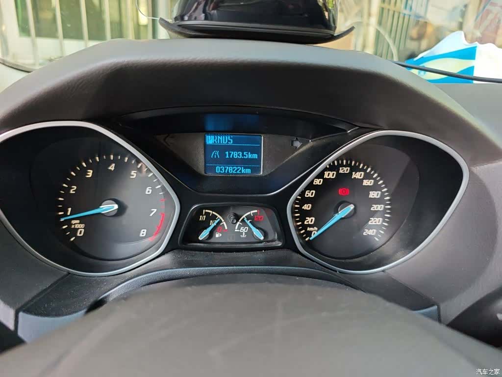 Ford Focus, 2015 8