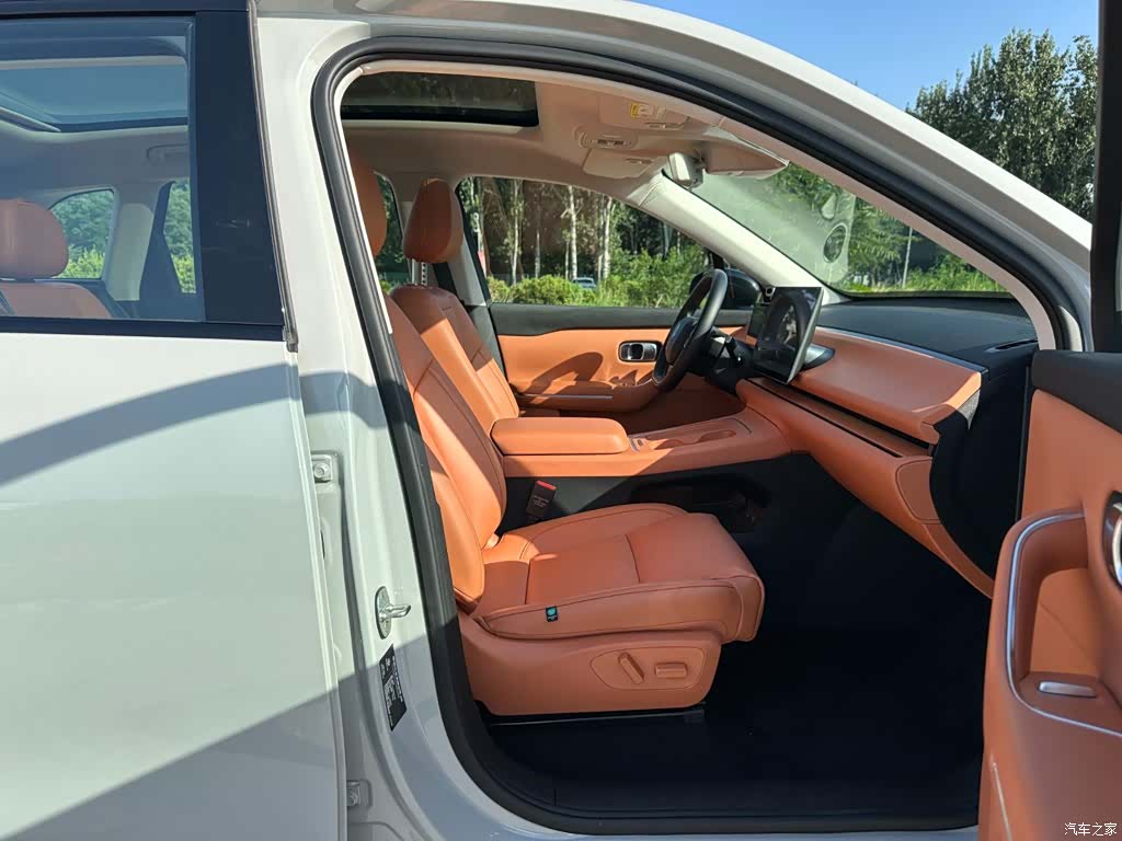 Leapmotor C10, 2025 15