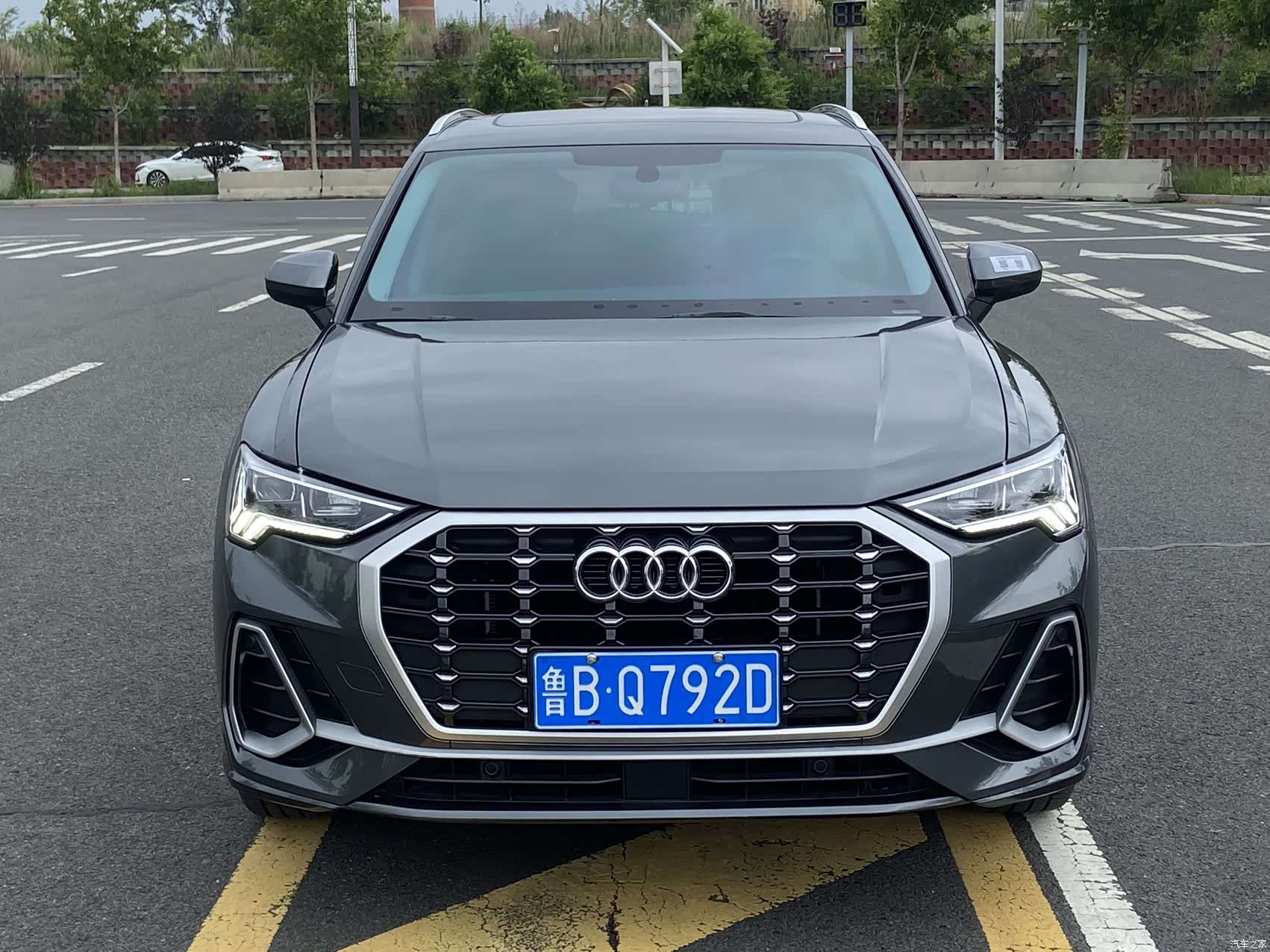 Audi Q3, 2022 3