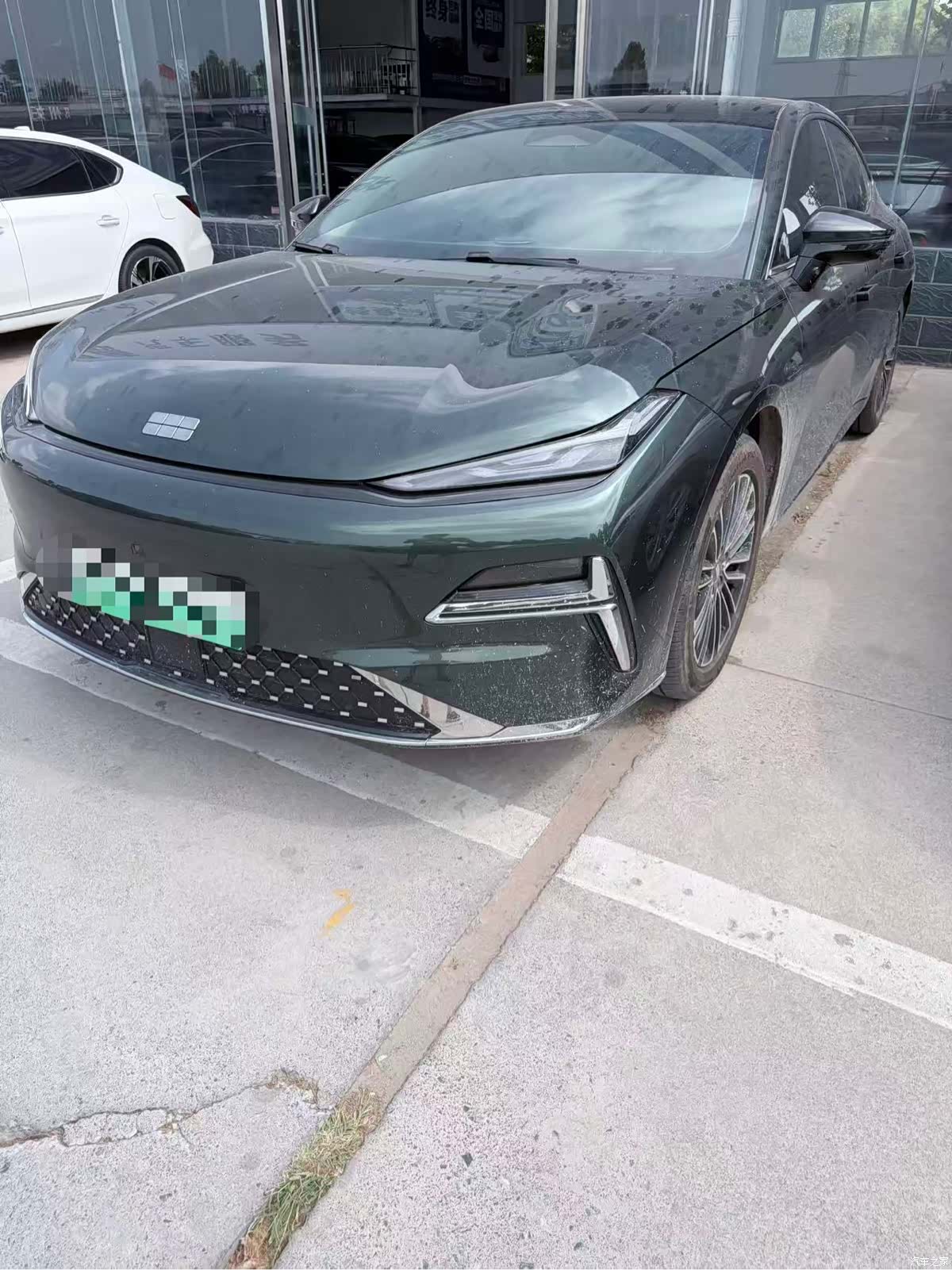 Geely 8, 2025 3