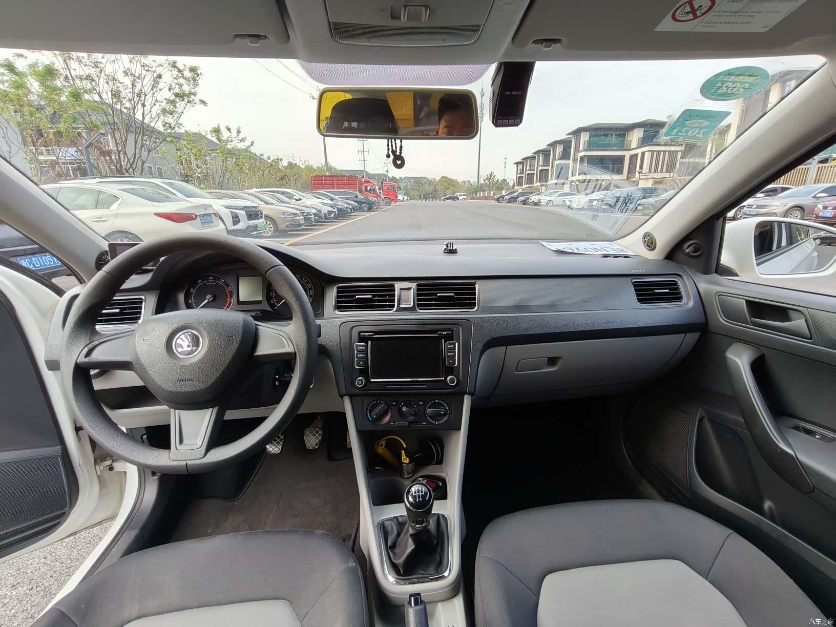 Skoda Rapid, 2015 все фото