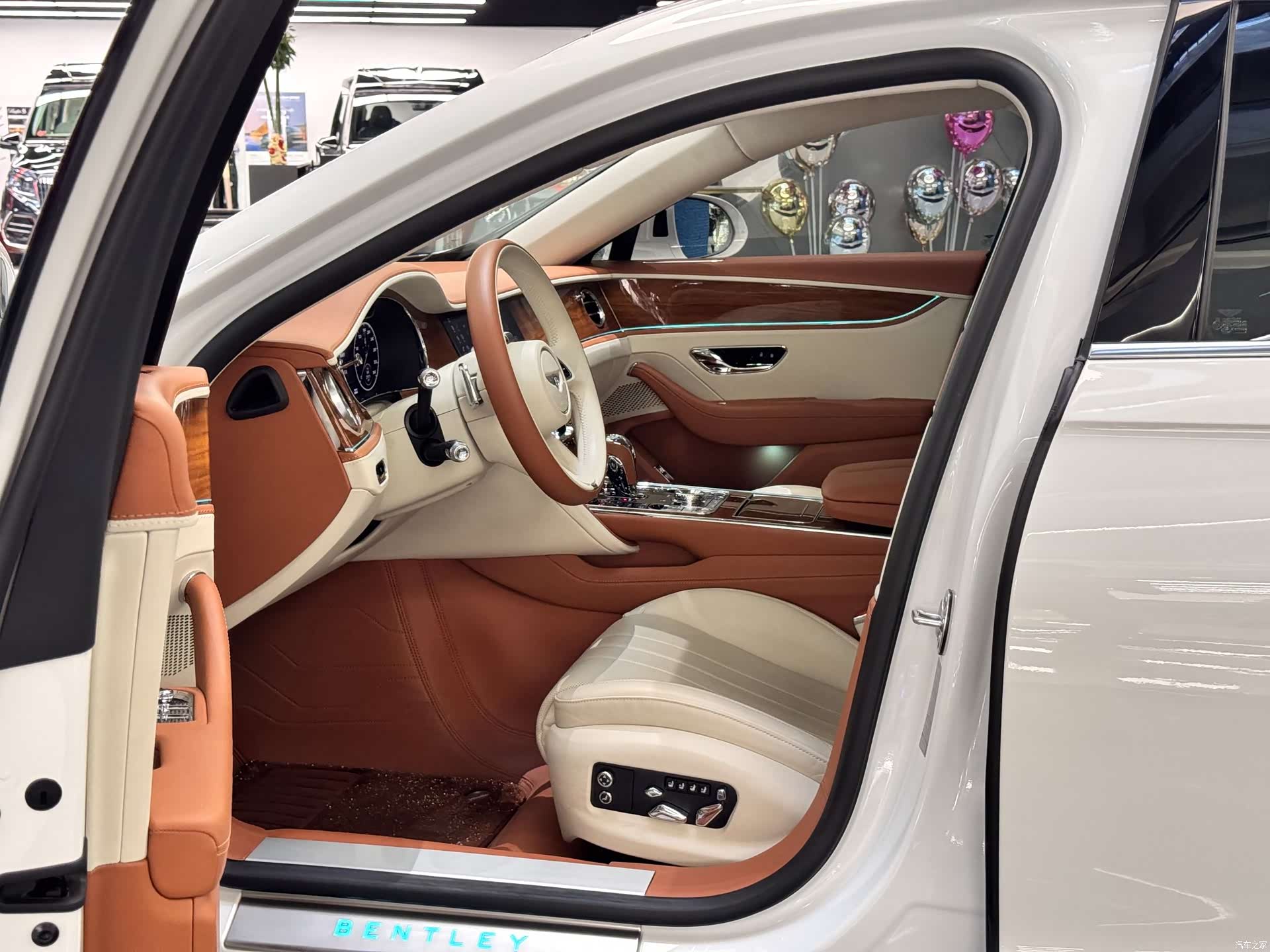 Bentley Flying Spur, 2023 17