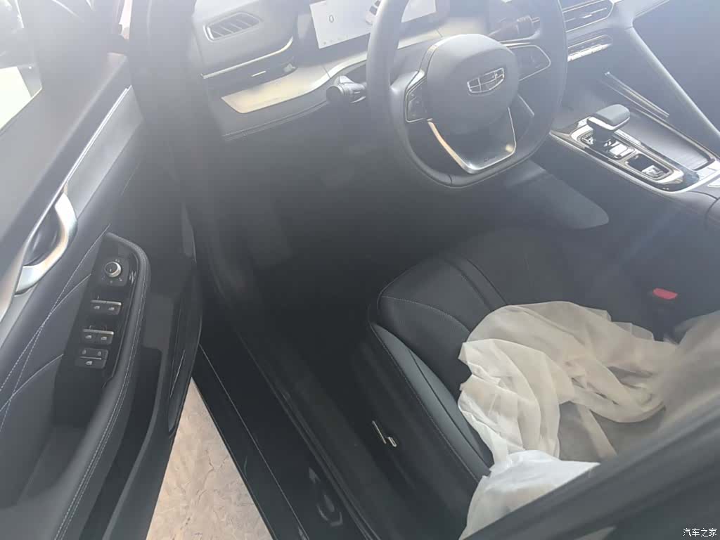 Geely Preface, 2026 16