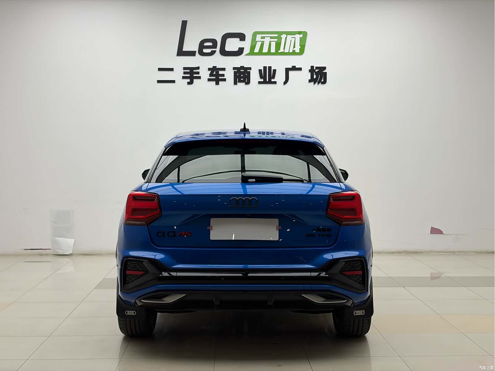 Audi Q2L, 2025 10