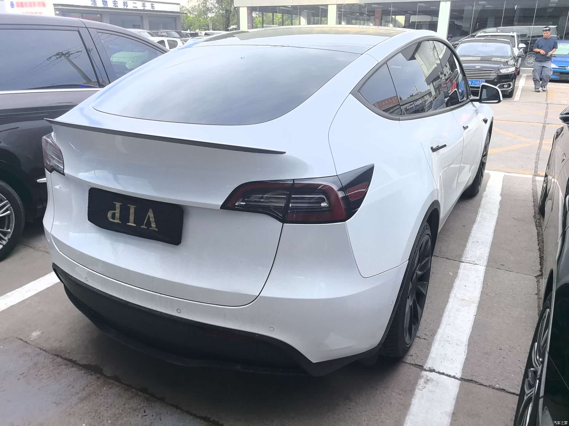 Tesla Model Y, 2023 12