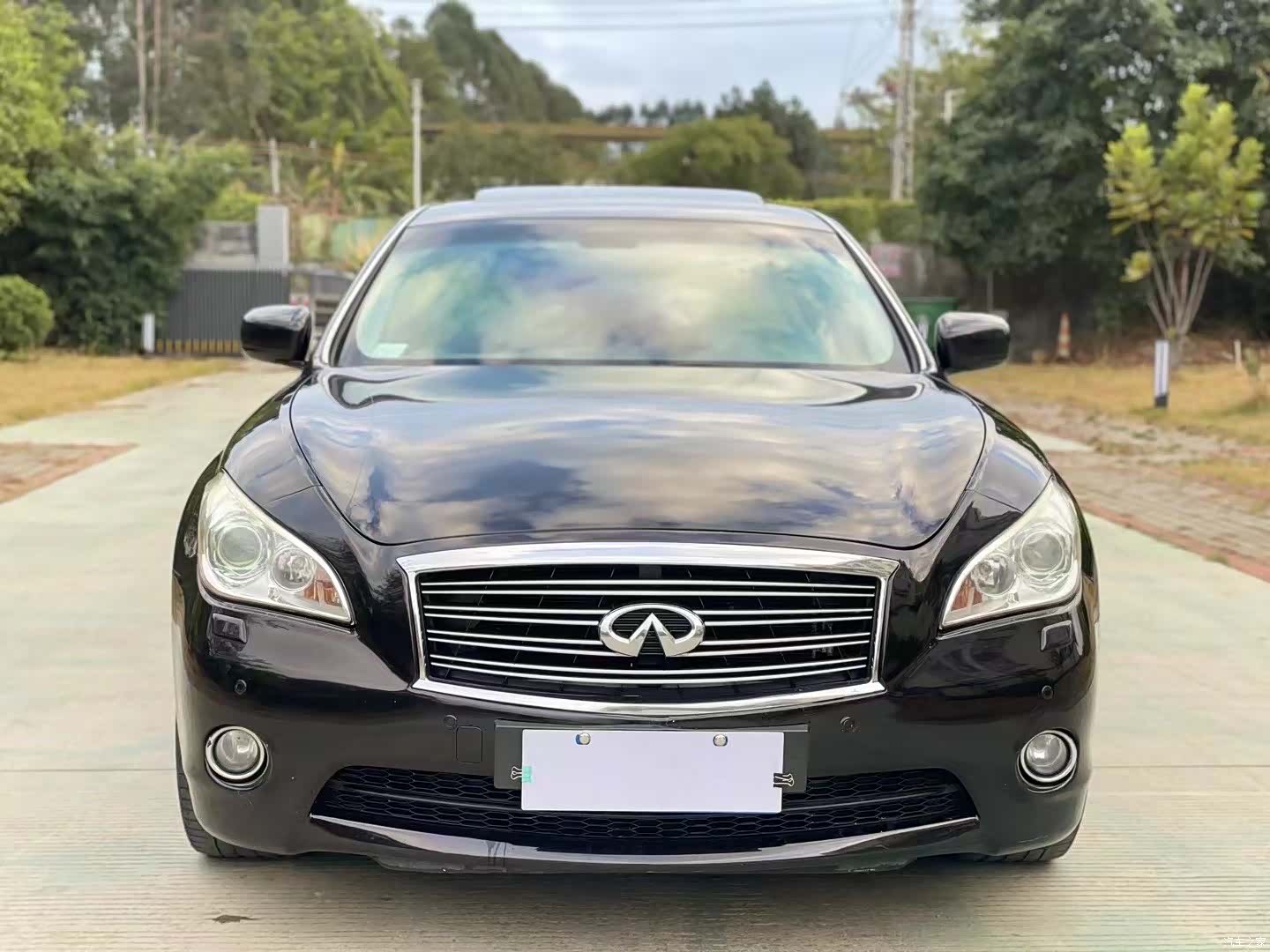 Infiniti M25L, 2013 2