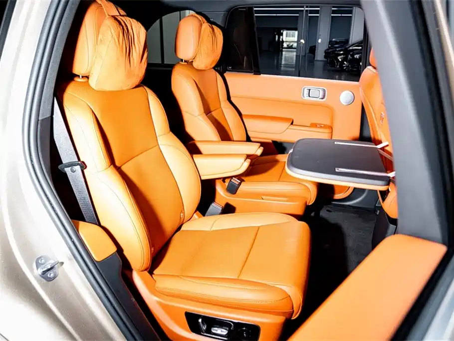 Li Auto Ideal L8