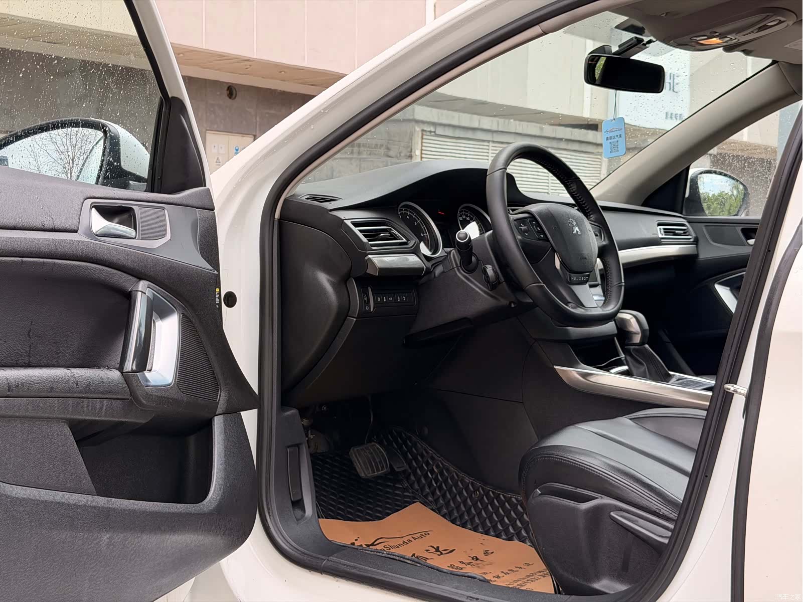 Peugeot 408, 2017 все фото