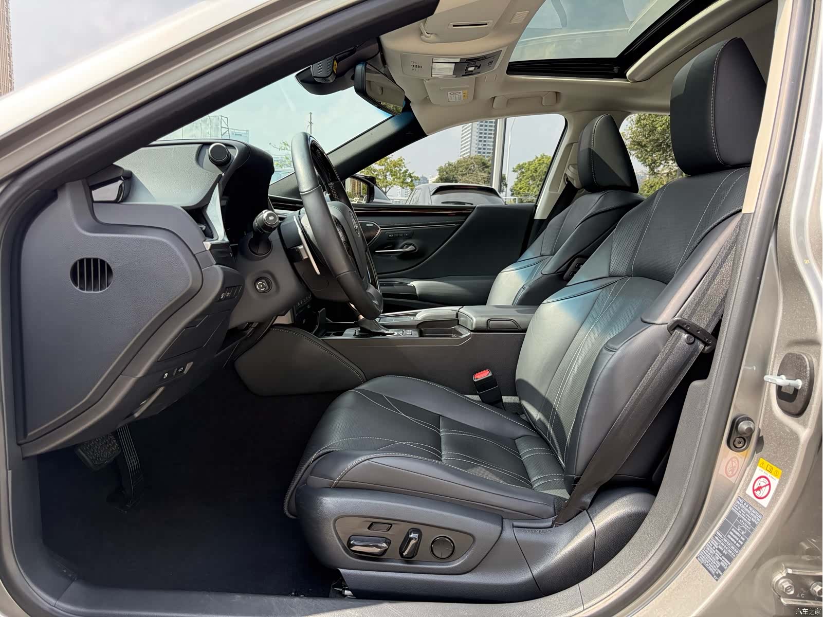 Lexus ES, 2019 7