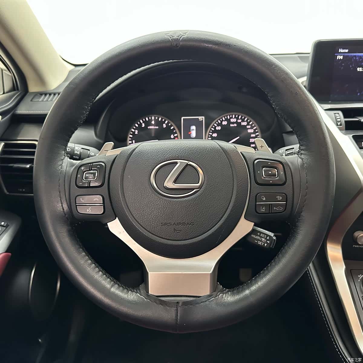 Lexus NX, 2021 11