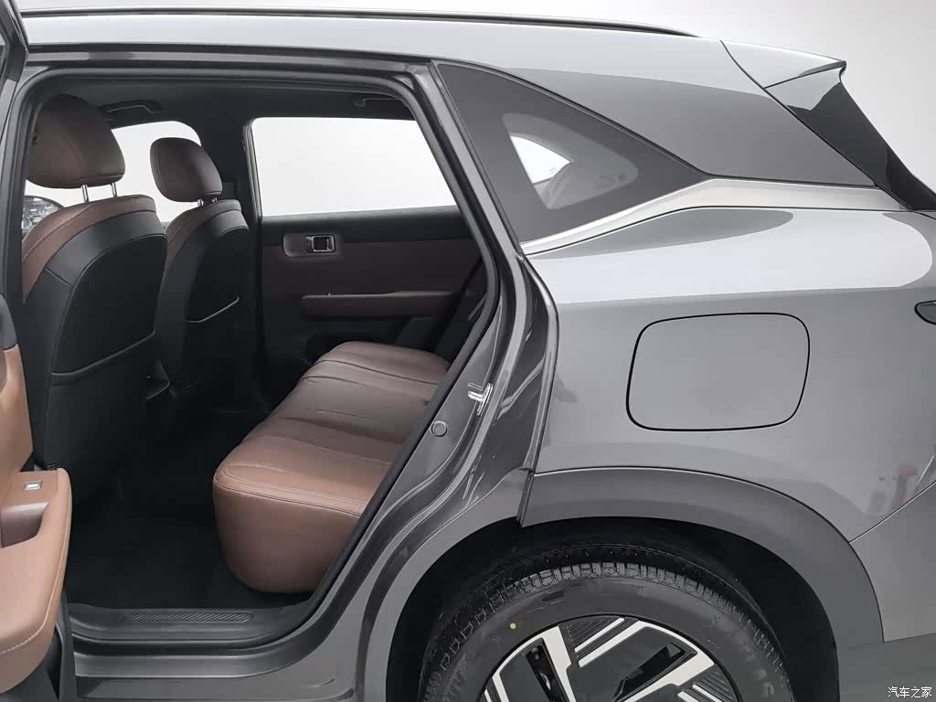 Wuling Starlight, 2025 15