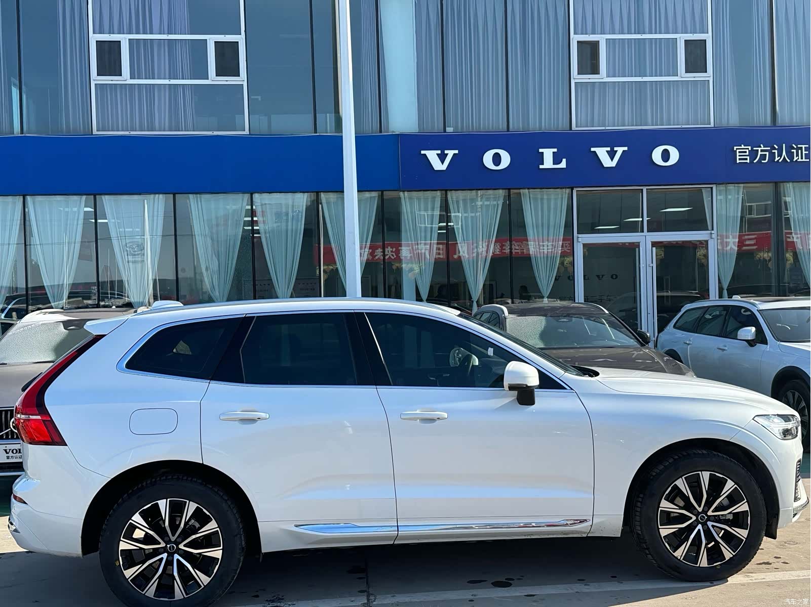 Volvo XC60, 2022 все фото
