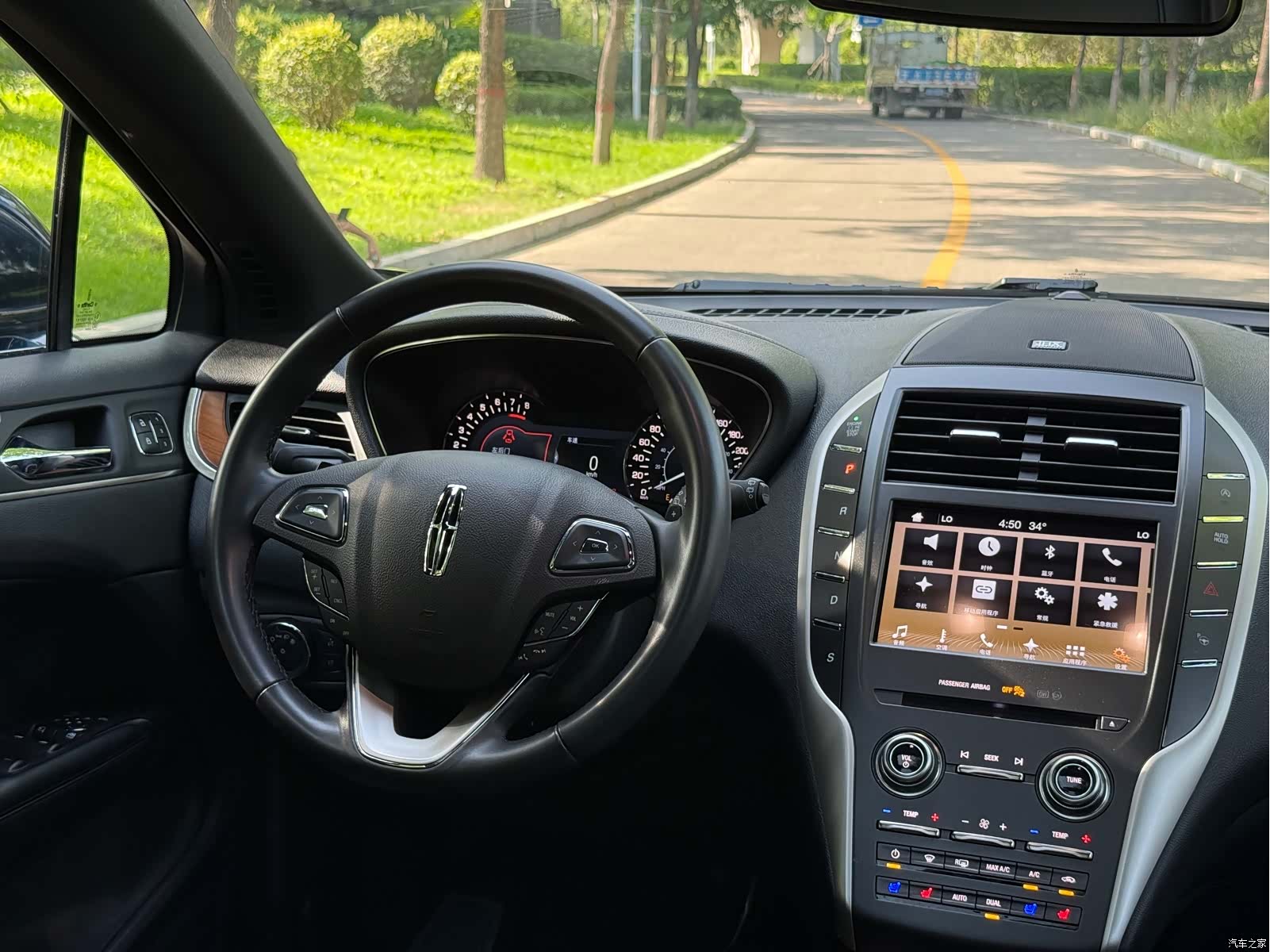 Lincoln MKC, 2017 24