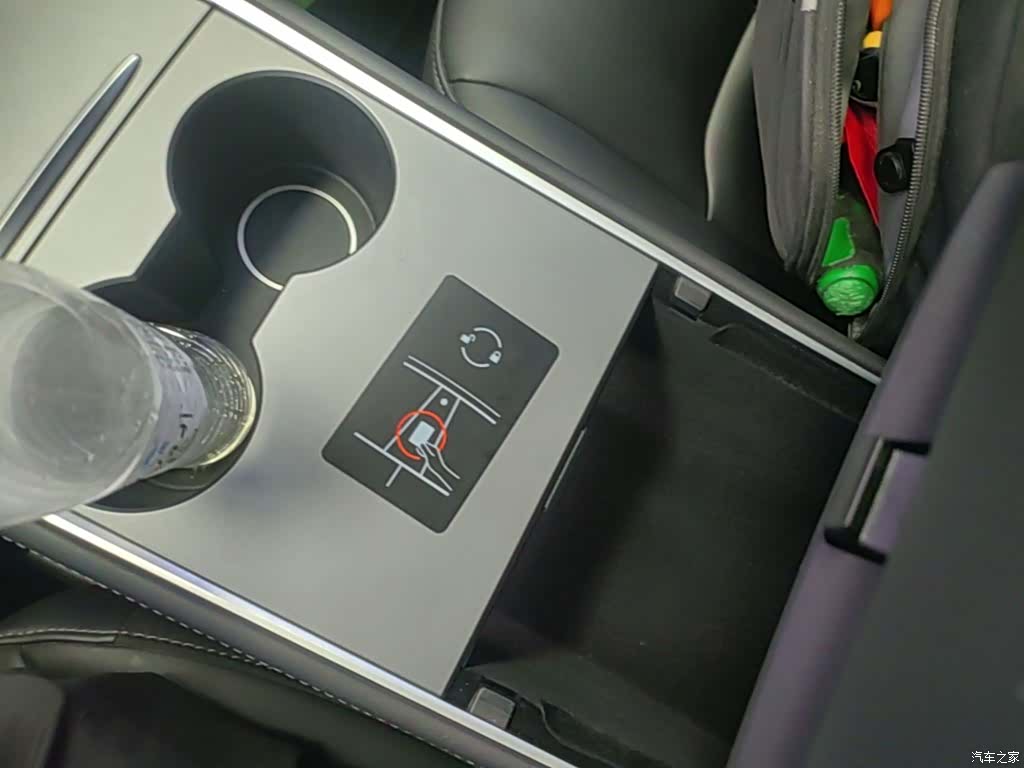 Tesla Model Y, 2023 9