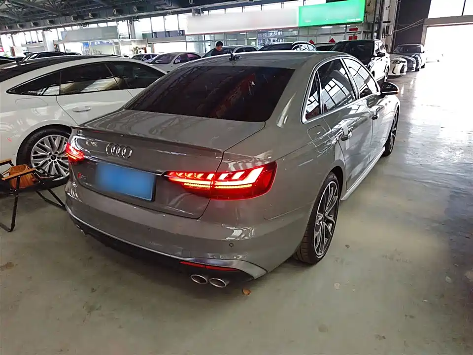 Audi S4