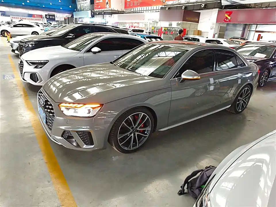 Audi S4