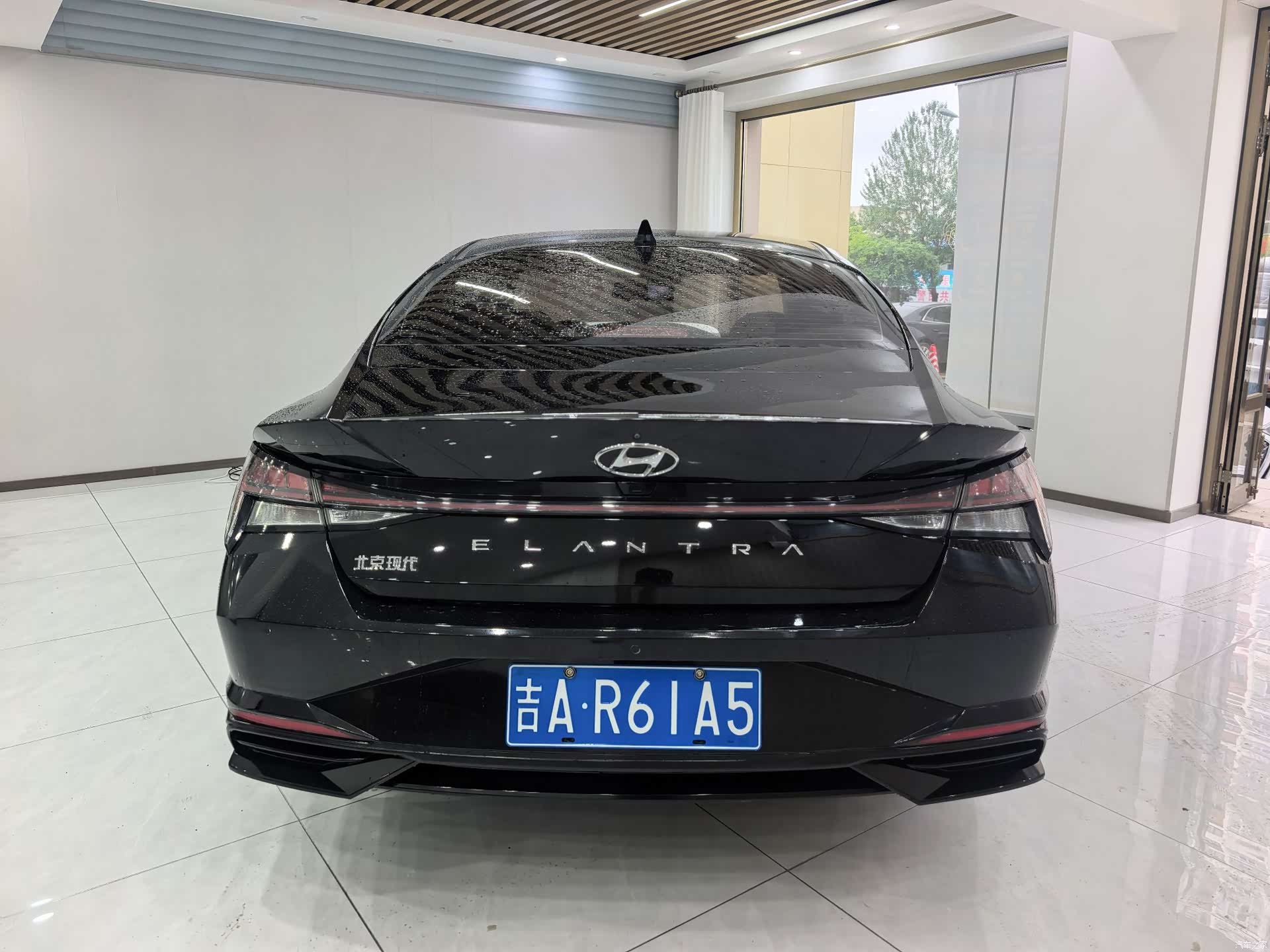 Hyundai Elantra, 2022 все фото