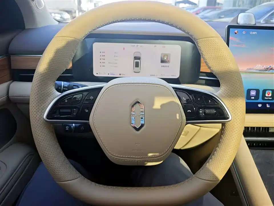 AITO Ask the world M7