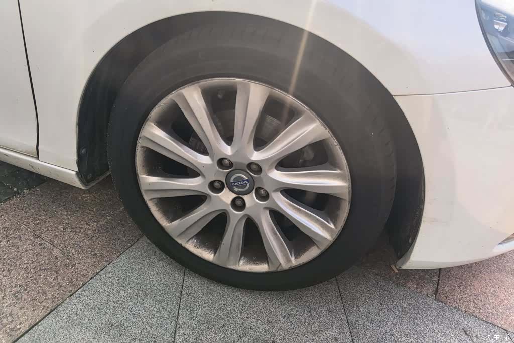 Volvo V40, 2015 6