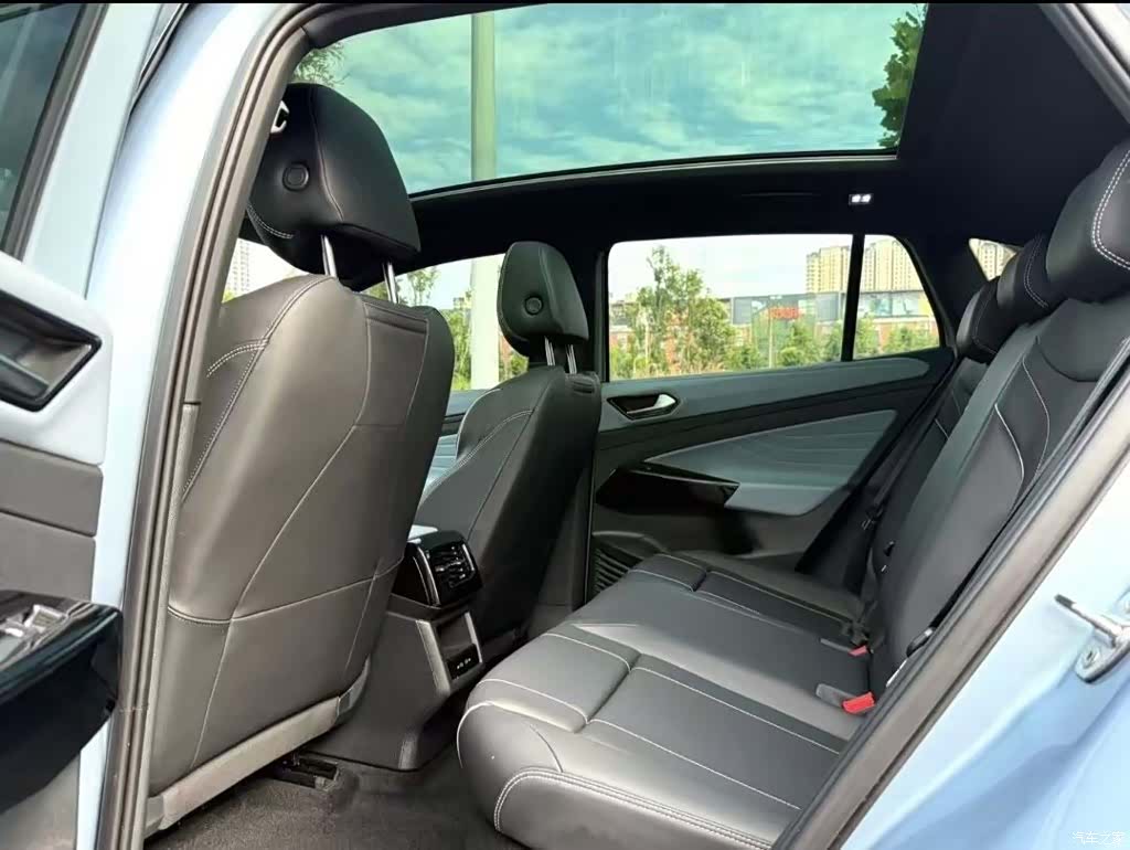 Volkswagen ID.4, 2023 6